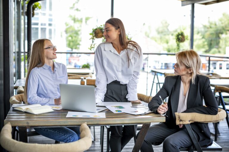 Jak vybrat CRM, pokud jste firma poskytující služby (např. agentura, poradci)?